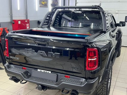 elektricheskaya-rolleta-na-kuzov-dodge-ram-rho (1)